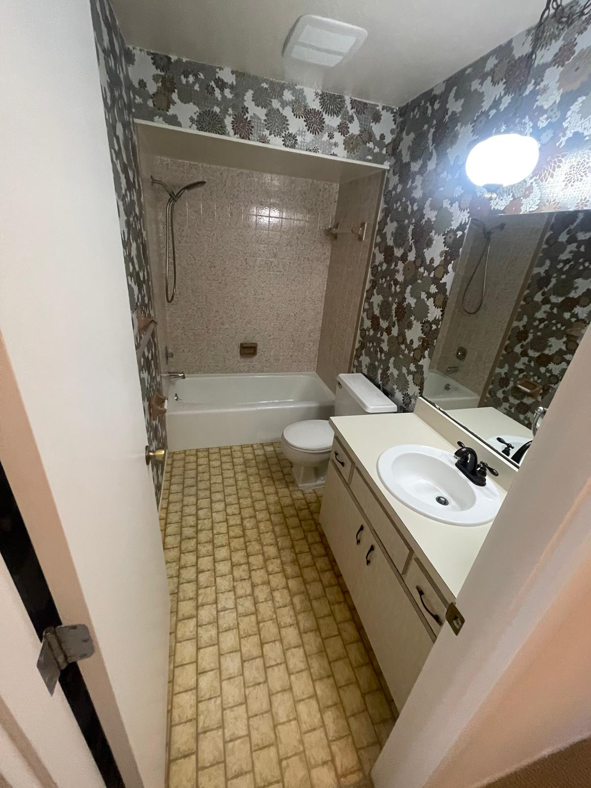 Bathroom before remodel photo